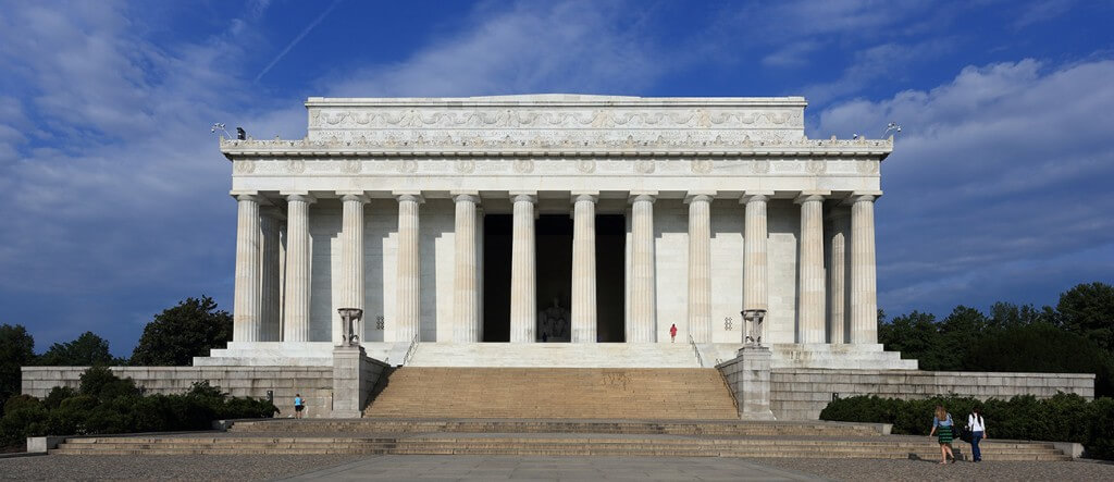 Lincoln_Memorial_east_side